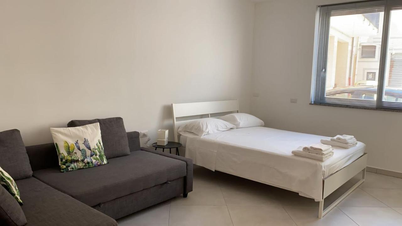 Carolina Apartments - Monolocale Capo dʼOrlando Exterior foto